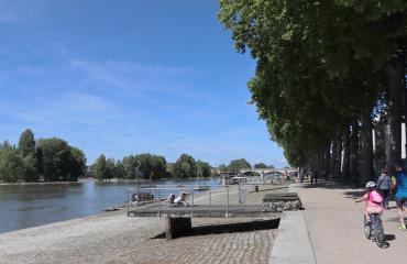 Les quais de Loire à Orléans